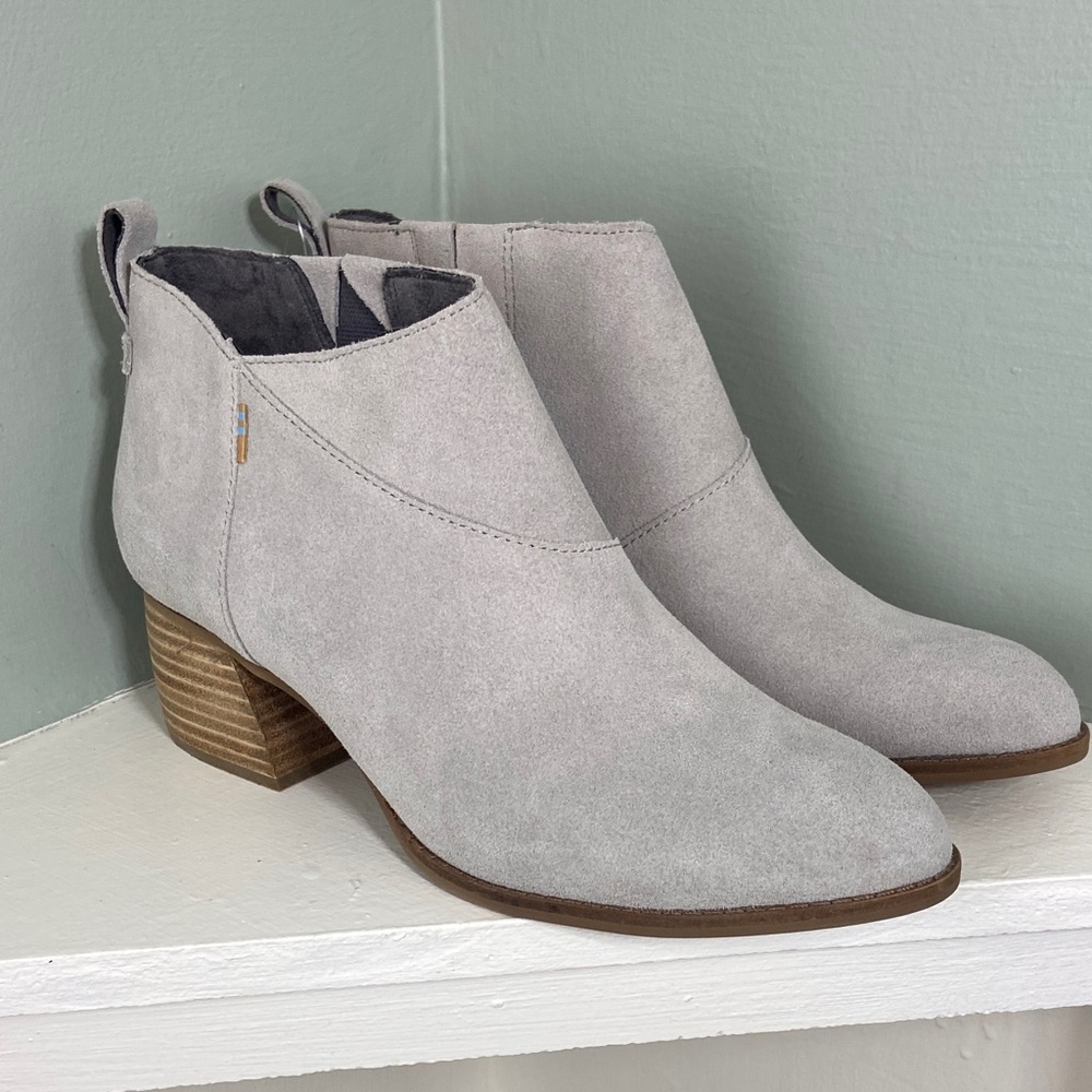 NWT New Toms Leilani Drizzle Gray Suede Ankle Boots Booties 8.5 Stacked Heel